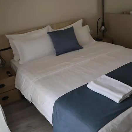 Dafni City Apartment 3-3